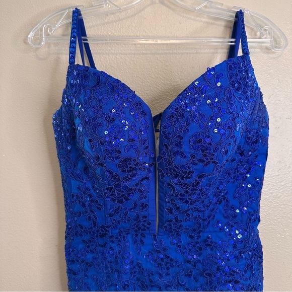 Hebeos Blue Sequined Spaghetti Strap Sweetheart Prom Gown Side Slit Size 2 - Picture 6 of 16